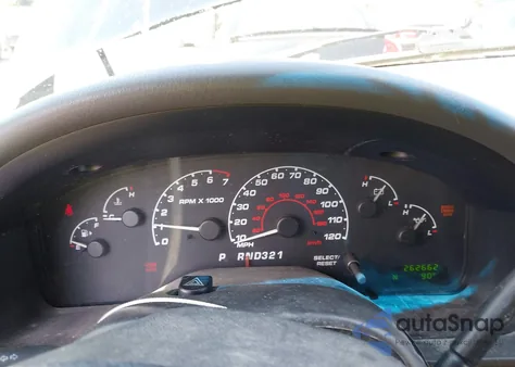 2002 Ford Explorer Xlt z USA, uszkodzony, nr VIN 1FMZU63WX2UB33242